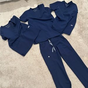 FIGS WOMEN Scrubs Uniforms